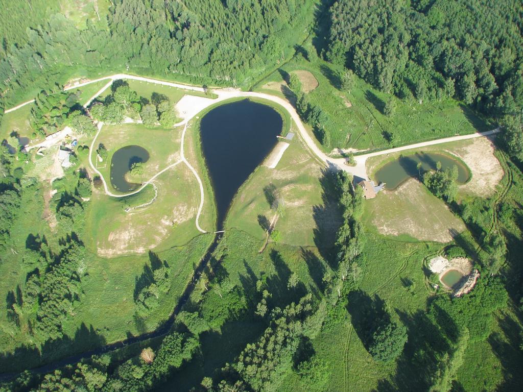 Hotel Viesu Nams Mezvidi Talsi Esterno foto