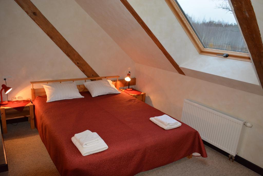 Hotel Viesu Nams Mezvidi Talsi Esterno foto