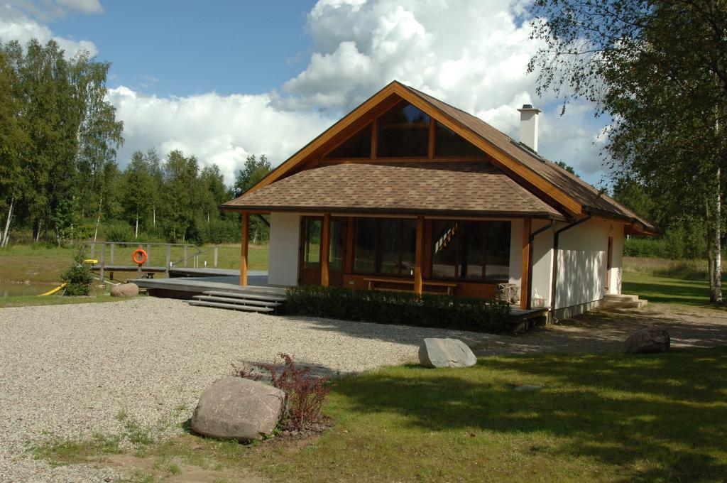 Hotel Viesu Nams Mezvidi Talsi Esterno foto