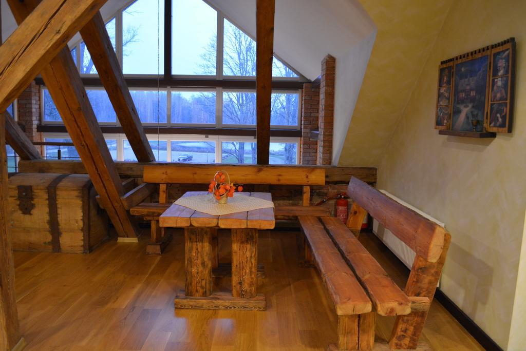 Hotel Viesu Nams Mezvidi Talsi Esterno foto