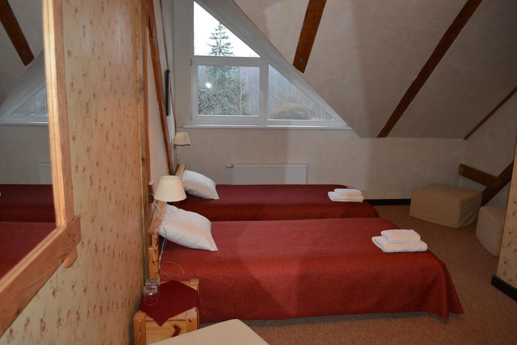 Hotel Viesu Nams Mezvidi Talsi Camera foto
