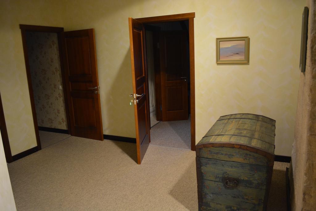 Hotel Viesu Nams Mezvidi Talsi Esterno foto