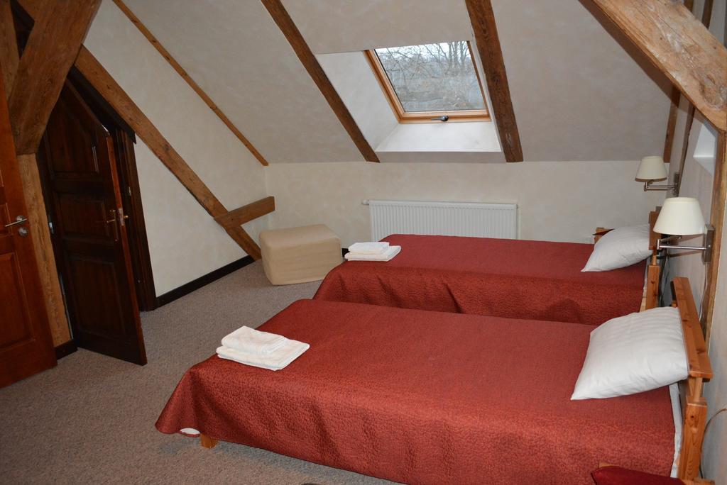 Hotel Viesu Nams Mezvidi Talsi Camera foto