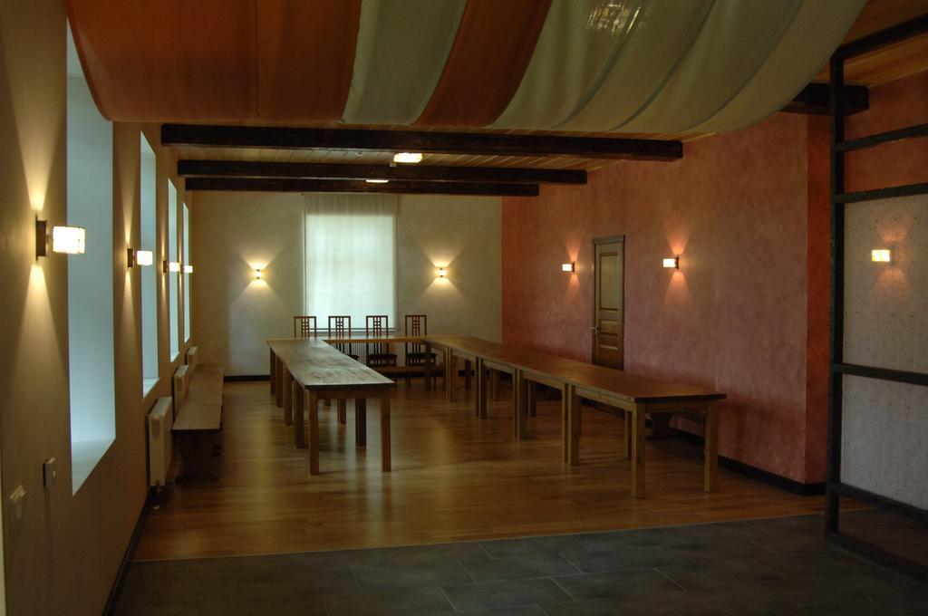 Hotel Viesu Nams Mezvidi Talsi Esterno foto