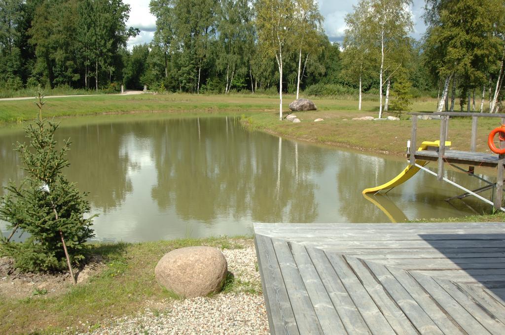 Hotel Viesu Nams Mezvidi Talsi Esterno foto